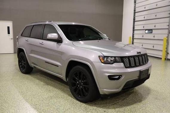 JEEP GRAND CHEROKEE 2019 1C4RJEAG9KC698509 image